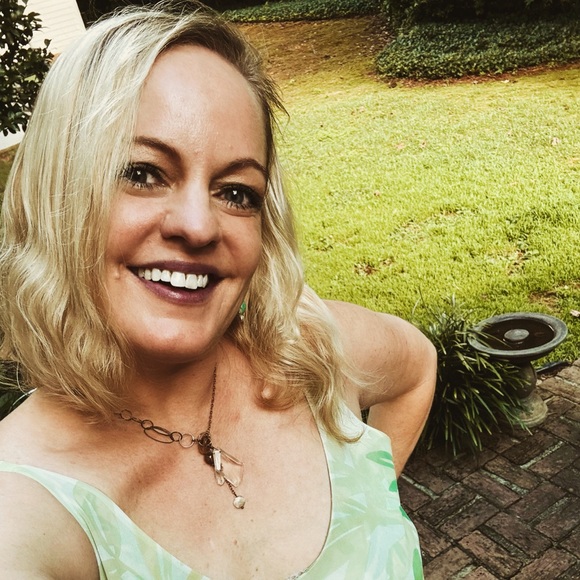 Meet your Posher, Amelia Blaska 🇺🇸❤️⚡️ - Picture 14 of 17